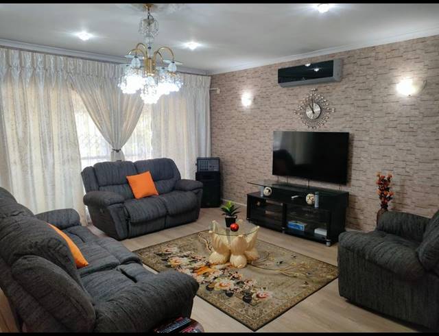 4 BEDROOM HOUSE FOR SALE IN ESCOMBE